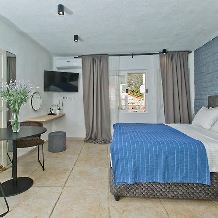 Apartment And Studios Happy Place Хвар Экстерьер фото
