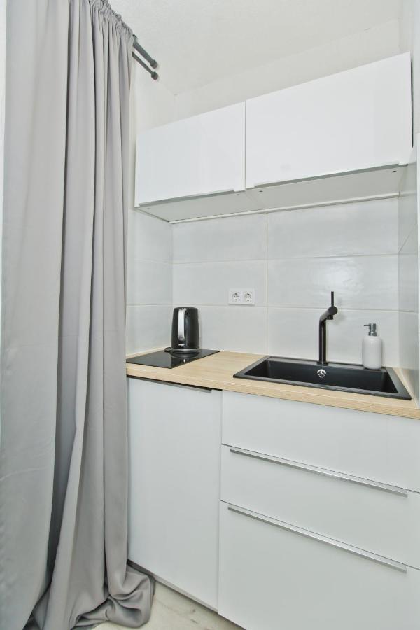 Apartment And Studios Happy Place Хвар Экстерьер фото